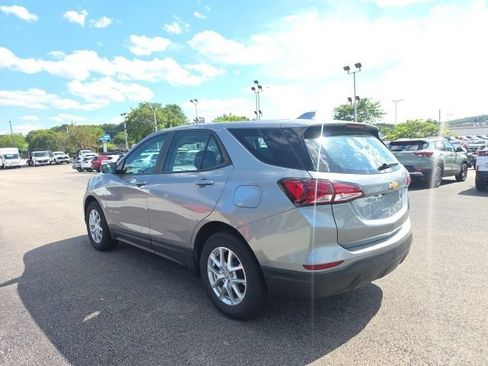 Used 2024 Chevrolet Equinox LS FWD image 4