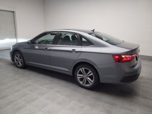 Used 2024 Volkswagen Jetta SE FWD image 3