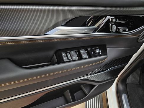 New 2026 Jeep Grand Wagoneer Summit AWD/4WD image 17