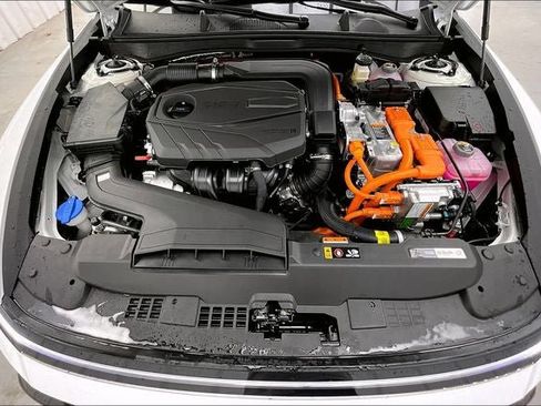 Used 2025 Hyundai Sonata Limited FWD image 12