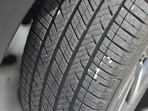 Certified 2025 Honda Pilot Touring image 21