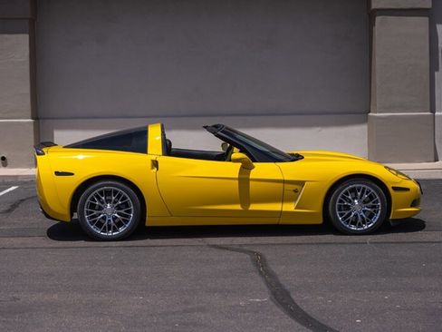 Used 2011 Chevrolet Corvette Coupe w/ Preferred Equipment Group image 21