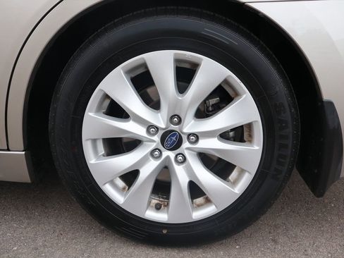 Used 2016 Subaru Legacy 2.5i Premium AWD/4WD image 43