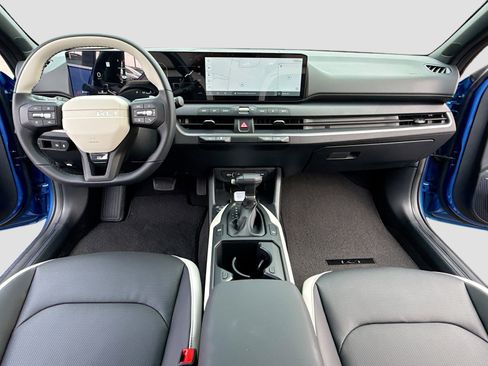 New 2025 Kia K4 GT-Line w/ GT-Line Premium Package image 3