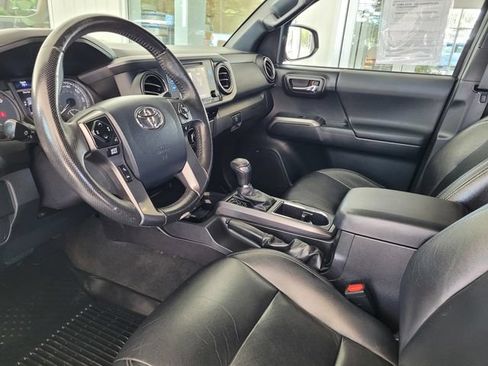 Used 2016 Toyota Tacoma TRD Sport RWD image 10