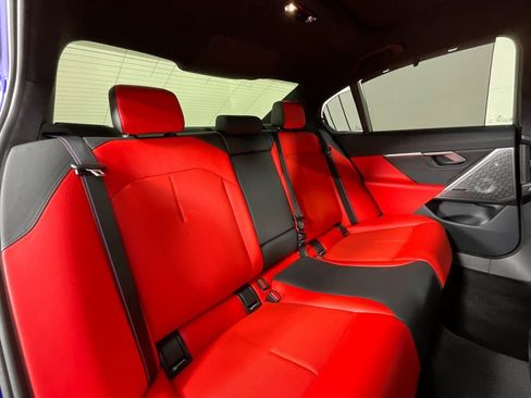 Used 2025 BMW M5 w/ M Driver's Package image 21