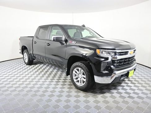 Used 2022 Chevrolet Silverado 1500 LT AWD/4WD image 10