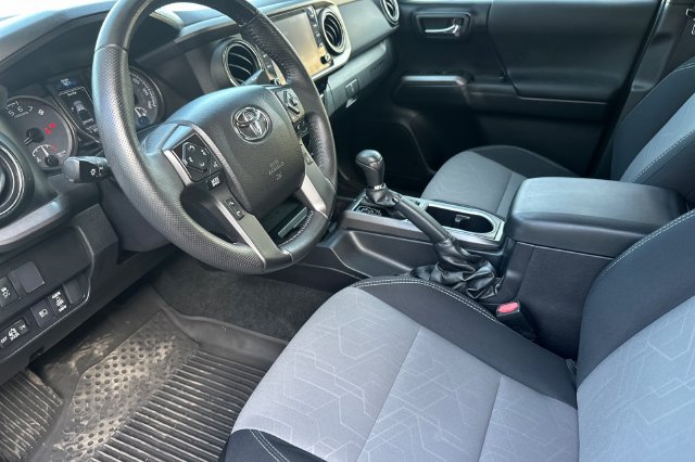 Used 2021 Toyota Tacoma TRD Off-Road w/ Technology Package RWD image 9