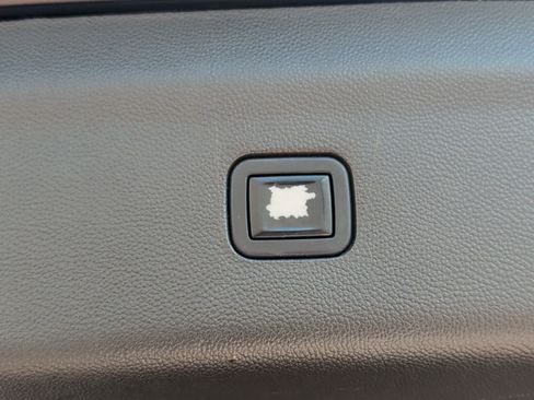Used 2021 Buick Enclave Essence w/ Sound and Sites Package FWD image 27