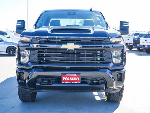 Used 2025 Chevrolet Silverado 2500 Custom image 2
