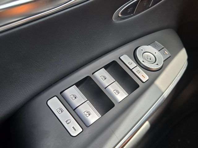 Used 2025 Genesis Electrified GV70 AWD/4WD image 28