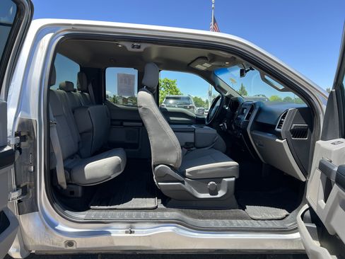 Used 2015 Ford F150 XLT w/ Trailer Tow Package AWD/4WD image 12