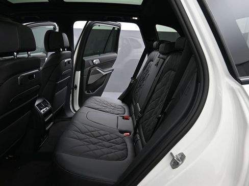 New 2026 BMW X5 M60i image 36