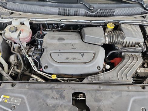 Used 2024 Chrysler Pacifica Touring-L FWD image 41