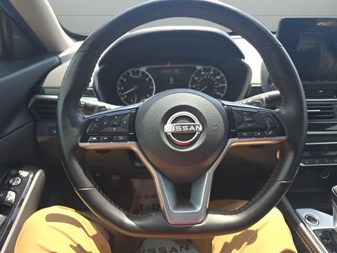 Certified 2025 Nissan Altima 2.5 SR w/ SR Premium Package FWD image 14