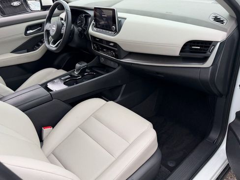 Certified 2023 Nissan Rogue SV w/ SV Premium B Package FWD image 15