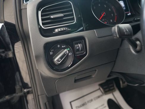 Used 2018 Volkswagen GTI SE FWD image 25