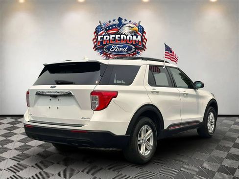Used 2022 Ford Explorer XLT AWD/4WD image 5