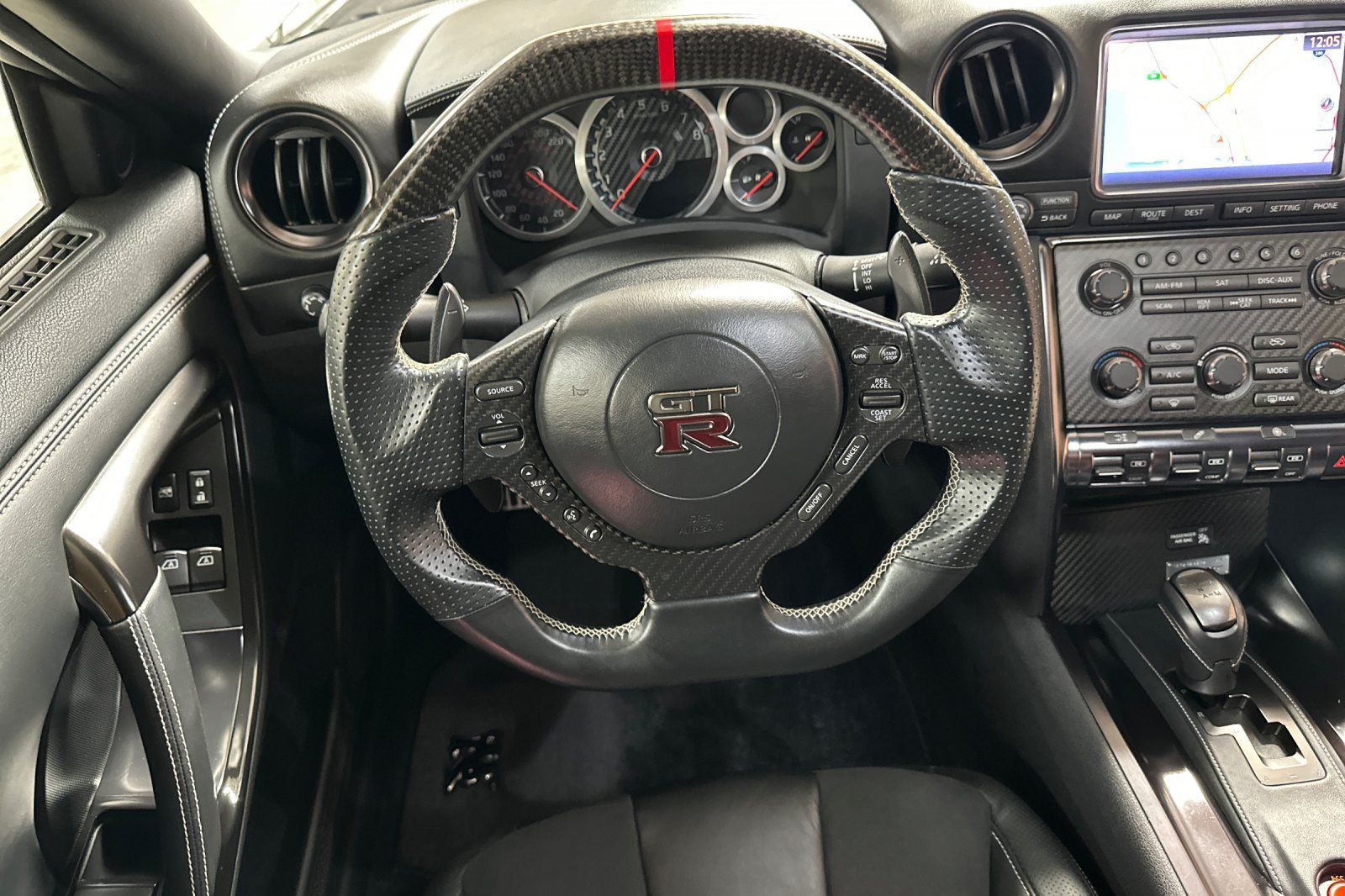 Used 2015 Nissan GT-R Premium AWD/4WD image 14