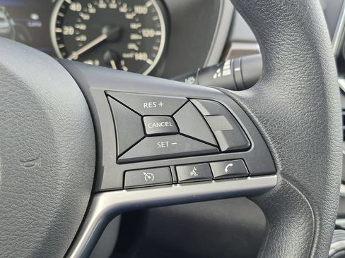 Used 2025 Nissan Altima 2.5 SV FWD image 18
