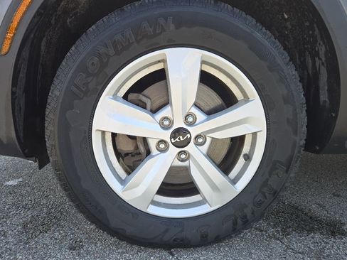 Certified 2022 Kia Sorento LX AWD/4WD image 22