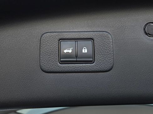 Used 2024 Nissan Armada SL w/ Captain's Chairs Package RWD image 27