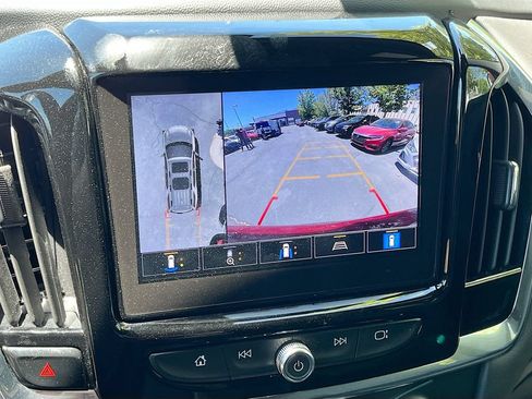 Used 2023 Chevrolet Traverse RS AWD/4WD image 14