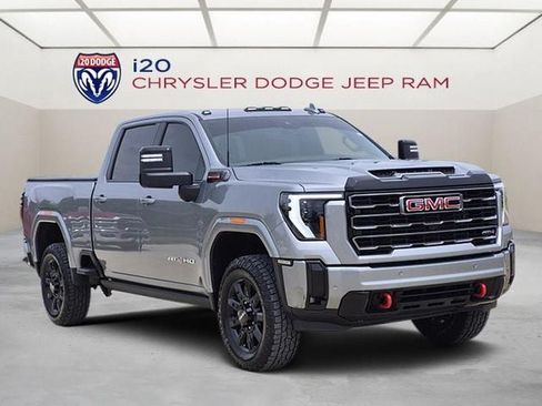 Used 2025 GMC Sierra 2500 AT4 w/ Technology Package AWD/4WD image 1