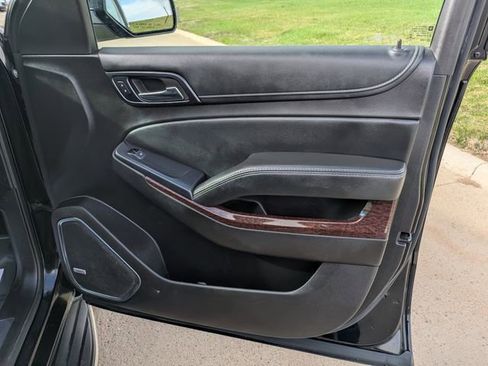 Used 2016 GMC Yukon XL SLT w/ Open Road Package AWD/4WD image 10