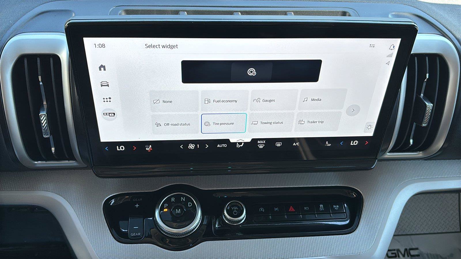 Used 2026 Ford Expedition Active RWD image 34