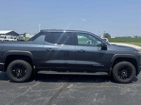 New 2025 Chevrolet Silverado EV LT image 8