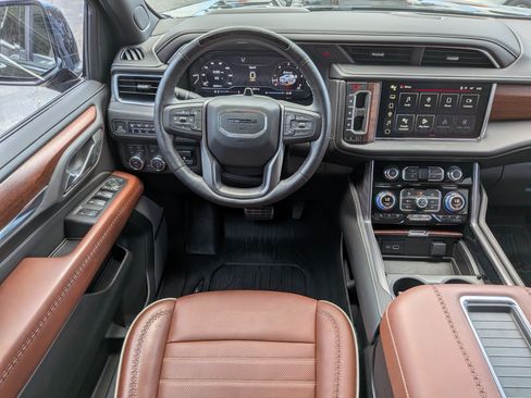 Used 2023 GMC Yukon XL Denali Ultimate w/ LPO, Floor Liner Package AWD/4WD image 15