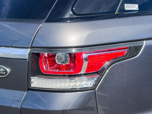 Used 2017 Land Rover Range Rover Sport HSE image 8