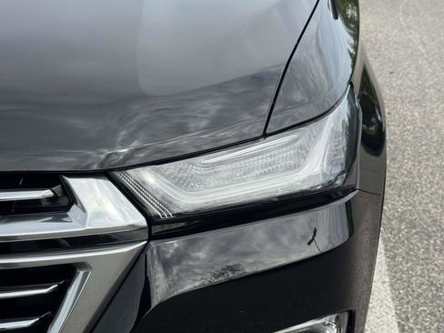 Used 2023 Chevrolet Traverse Premier image 6