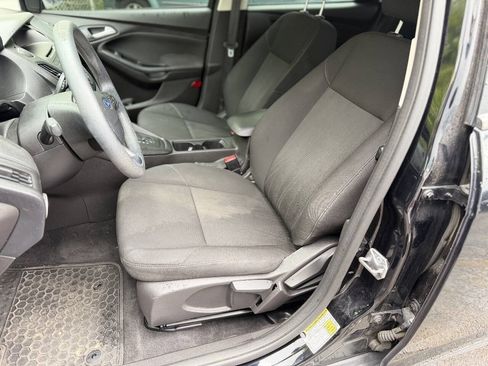 Used 2017 Ford Focus SE FWD image 9