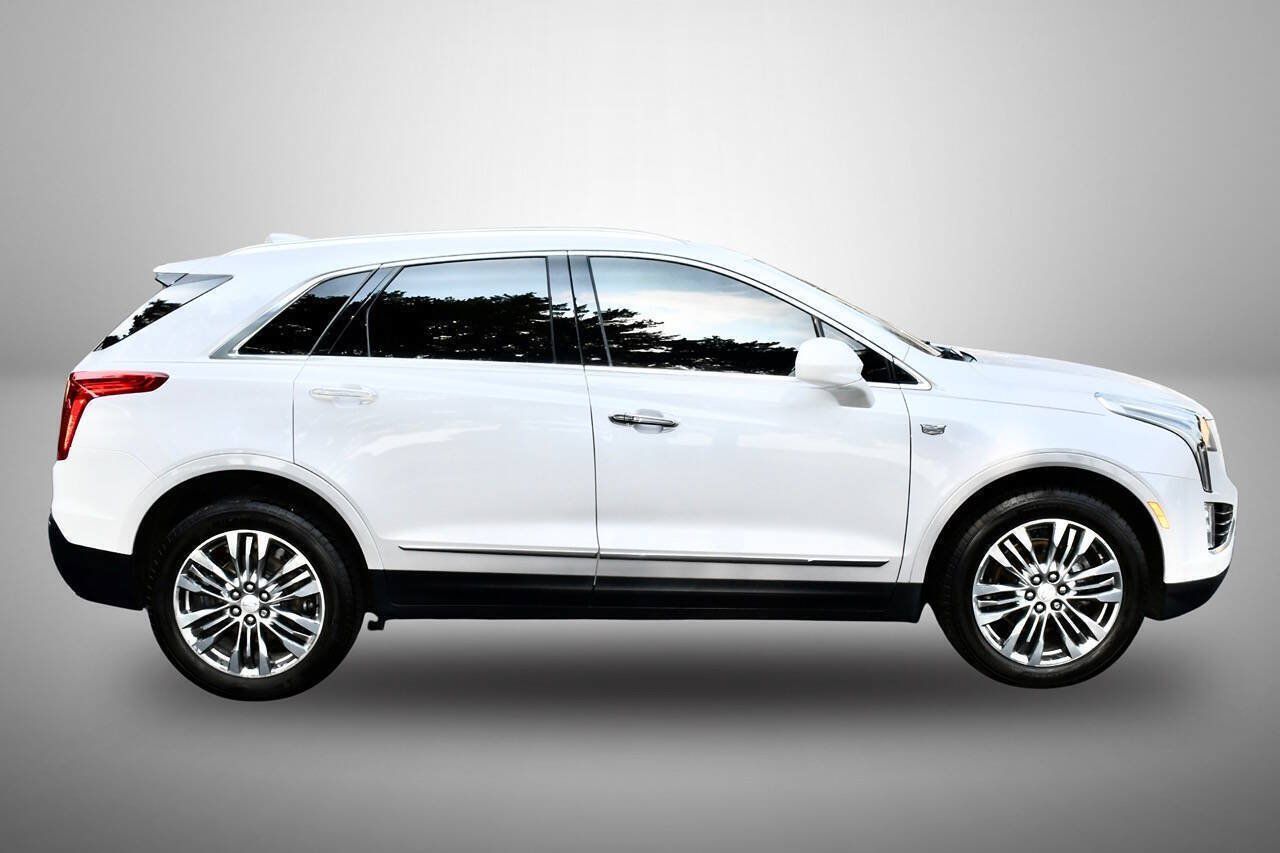 Used 2017 Cadillac XT5 Premium Luxury w/ LPO, Wheel Lock Package AWD/4WD image 8