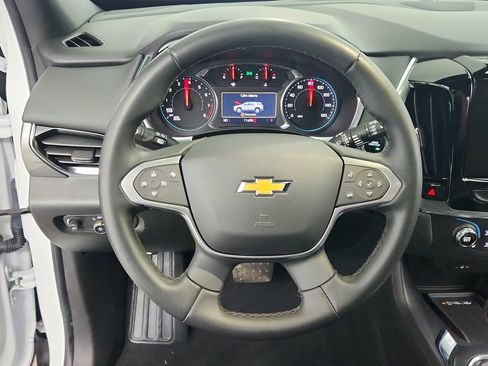 Used 2023 Chevrolet Traverse LT FWD image 19