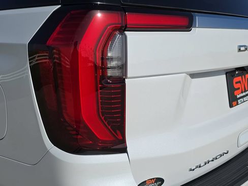 New 2026 GMC Yukon Denali w/ Denali Reserve Package AWD/4WD image 34
