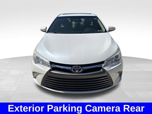 Used 2017 Toyota Camry XLE w/ Moonroof Package FWD image 9
