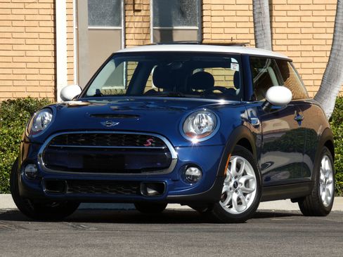Used 2015 MINI Cooper S image 4
