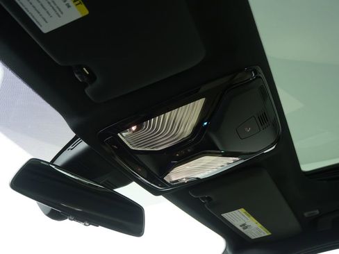 Certified 2023 BMW 330i Sedan w/ Premium Package image 24