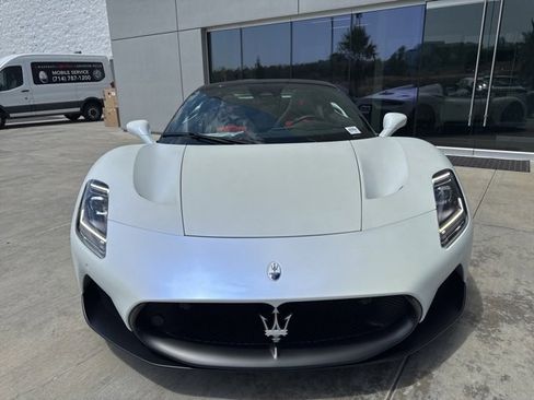 New 2023 Maserati MC20 Spyder image 4