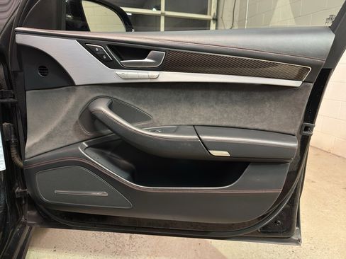 Used 2017 Audi S8 Plus image 21