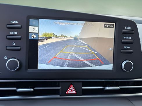 Used 2026 Hyundai Elantra Hybrid FWD image 25