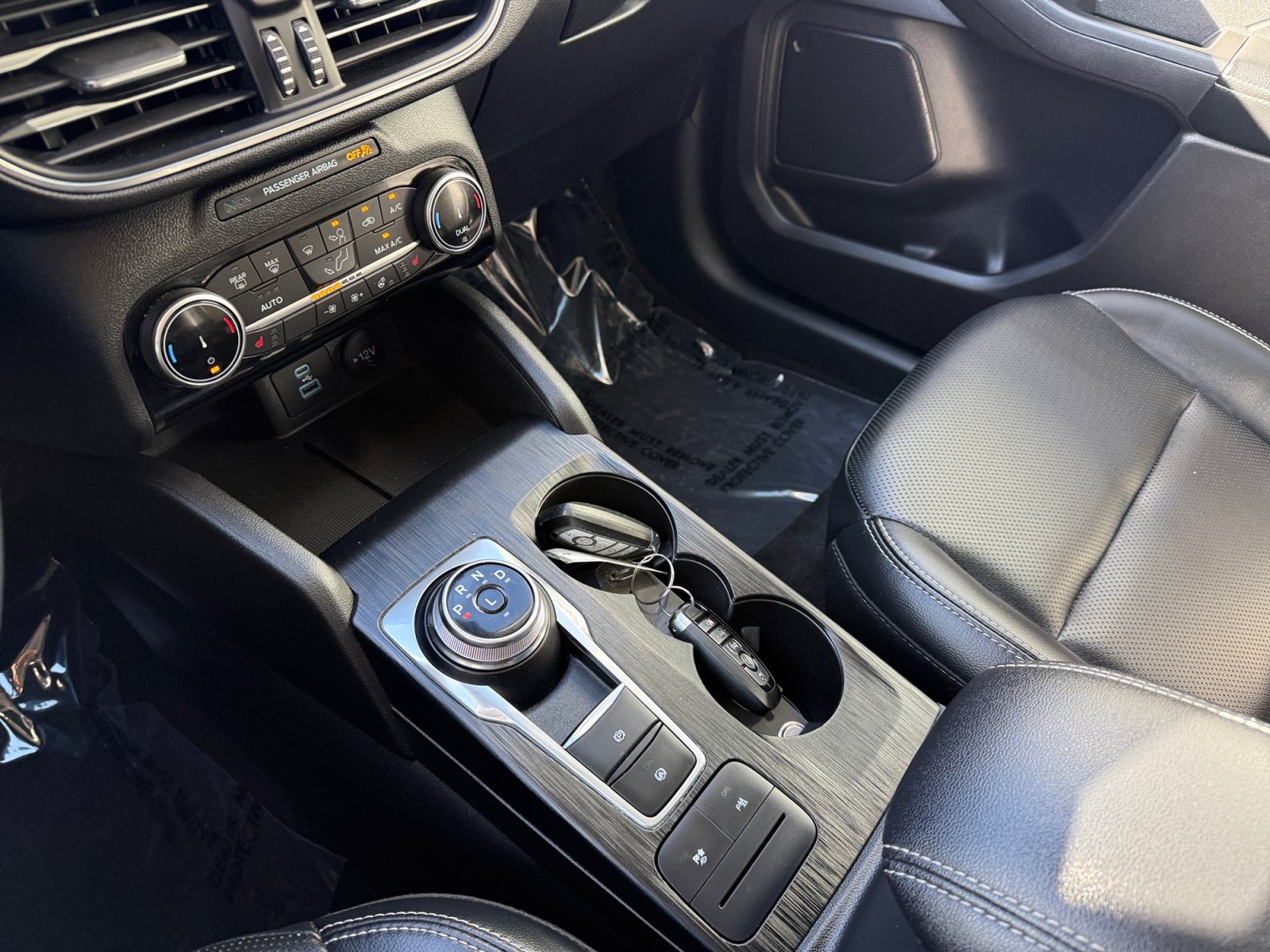Used 2022 Ford Escape Titanium AWD/4WD image 13