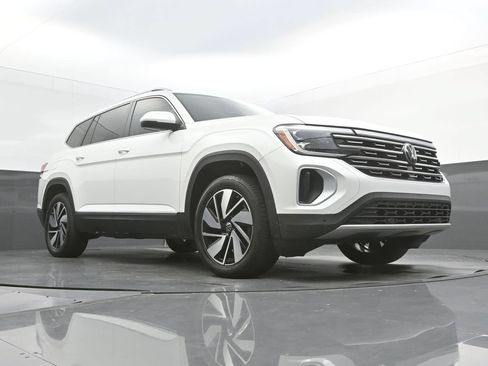 Used 2024 Volkswagen Atlas SEL AWD/4WD image 52