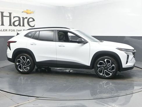 New 2026 Chevrolet Trax RS w/ Sunroof Package FWD image 1