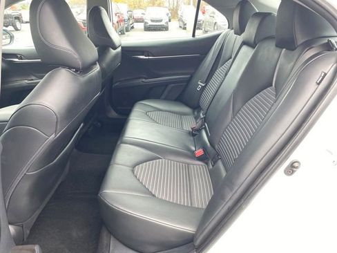 Used 2022 Toyota Camry SE image 19