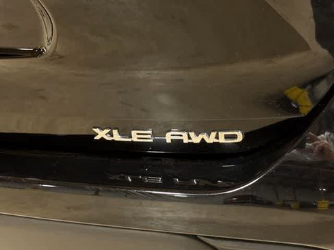 Used 2025 Toyota Highlander XLE AWD/4WD image 27