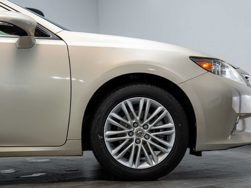 Used 2013 Lexus ES 350 w/ Luxury Pkg FWD image 9